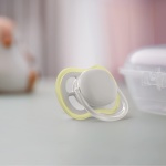 Philips Avent Ultra Air Pacifier 2 Count (Pack of 1) - BPA-Free Dummy for Babies from 0-6 Months (Model SCF085/15) Green/Brown - Image 2