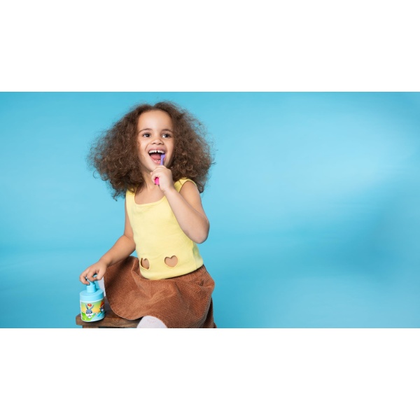 Jordan ® | Kids Toothpaste Pump | Toothpaste on a Pump Dispenser Equivalent to 3 Regular Tubes | Innovative and Convenient Solution Developed for Children | 0-5 Years | Strawberry | 1000ppm | 150 ml - Image 2