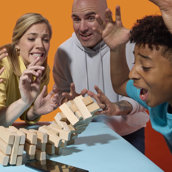 Official Hasbro Games Jenga Game with Digital Die - Image 9