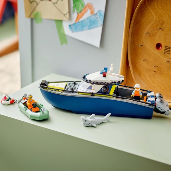 LEGO City Police Boat Chase Set - incl. 2 Boat Toys, 3 Minifigures & a Shark Animal Figure - Gift for 6+ Year Old Boys & Girls - 60456 - Image 5