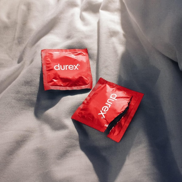 Durex Thin Feel, 40 Condoms, With Silicone Lube, Easy On Shape, Regular Fit, Natural Latex, Thin for More Sensitivity, Same Durex Security and Protection, Teat Ended - Image 2
